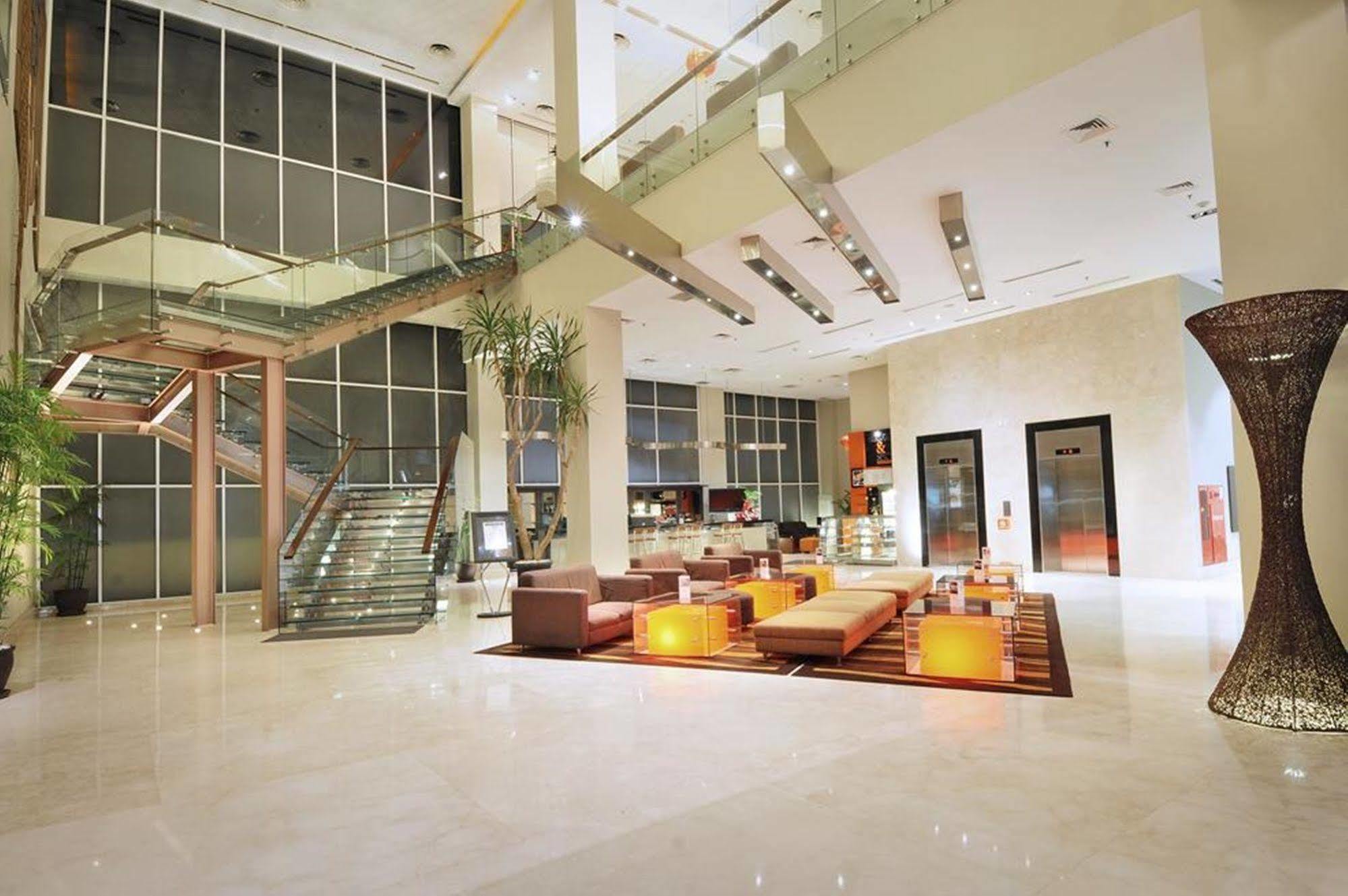 The Luxton Bandung Exterior foto
