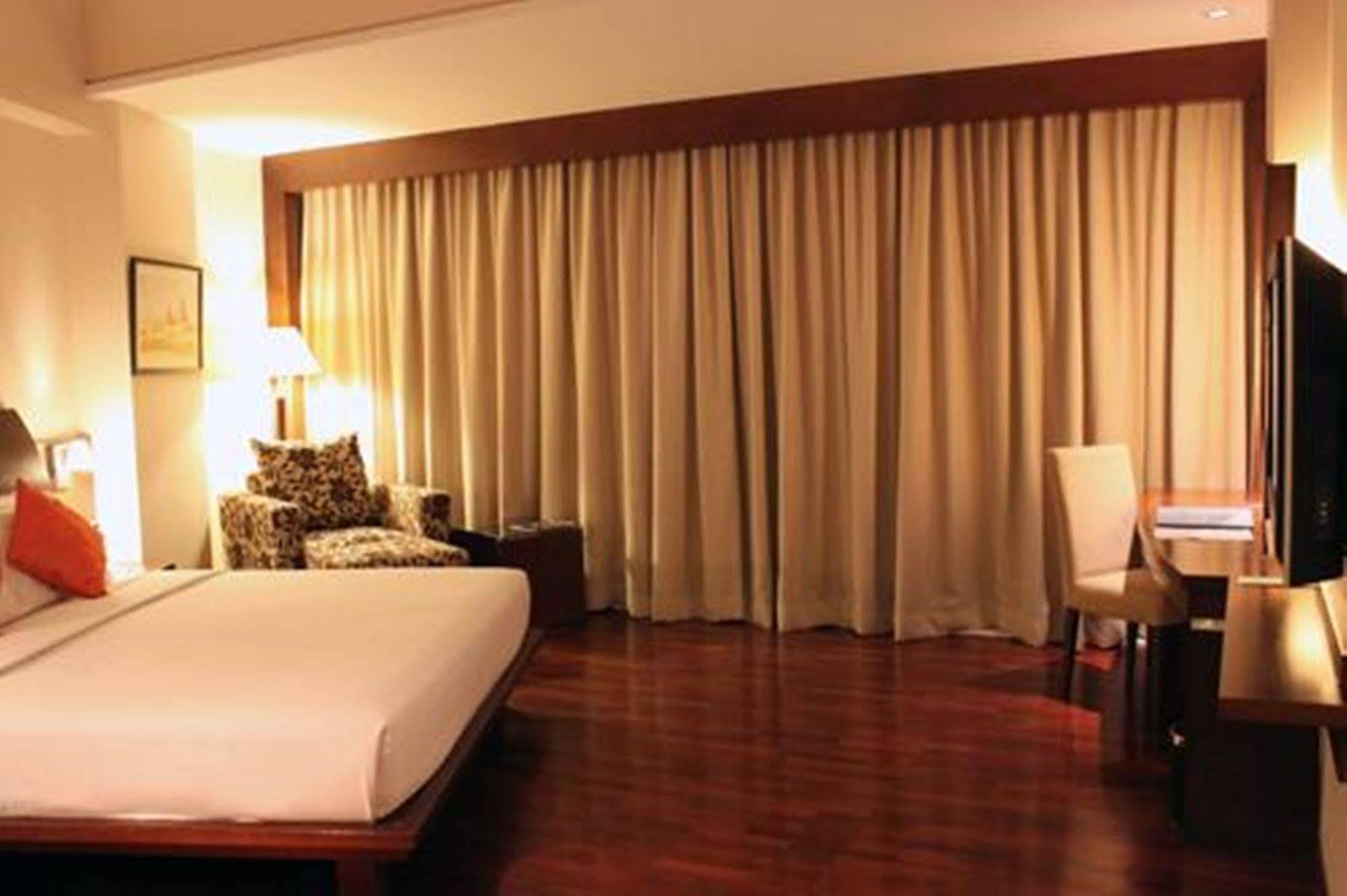The Luxton Bandung Exterior foto