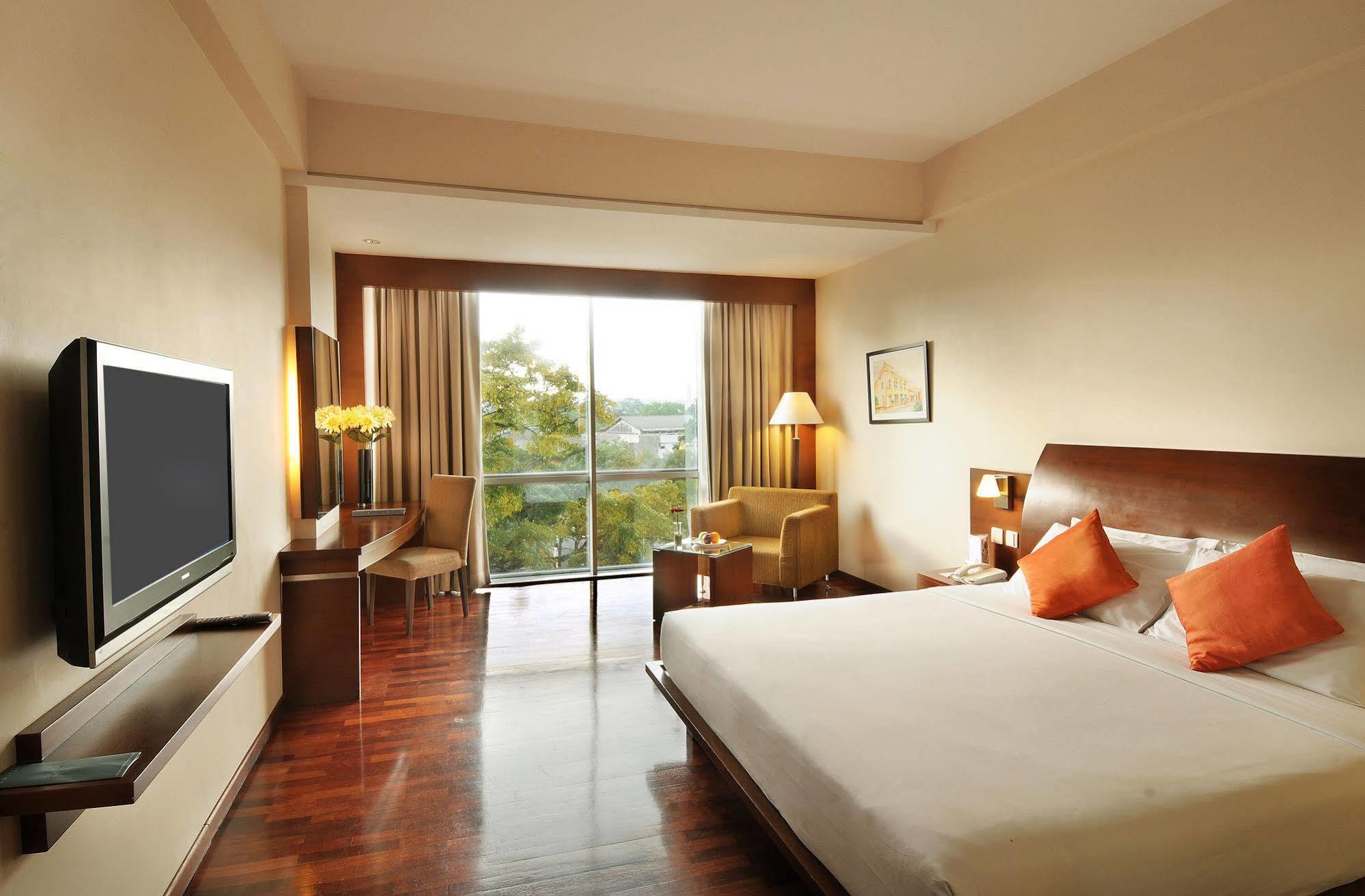 The Luxton Bandung Exterior foto