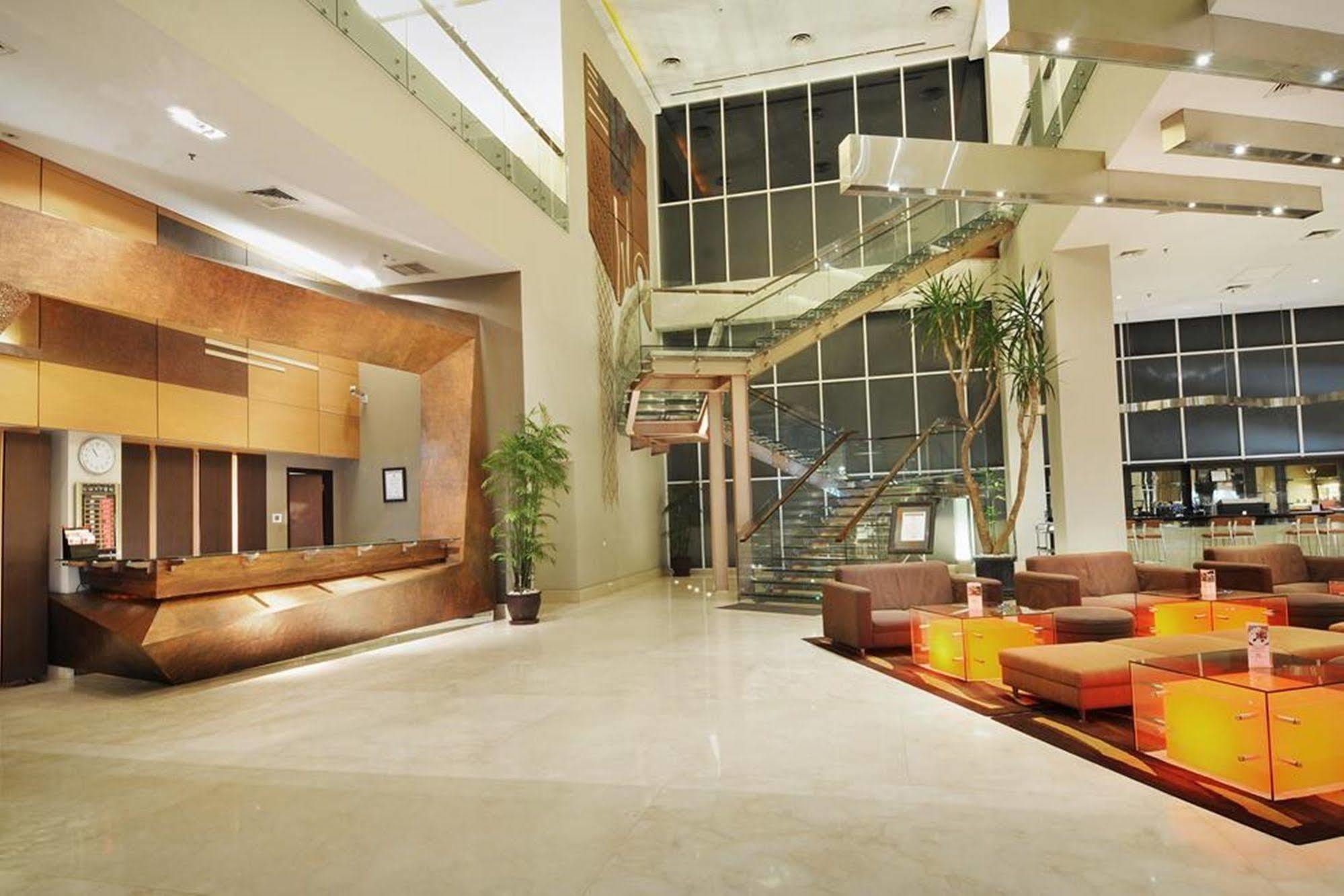 The Luxton Bandung Exterior foto